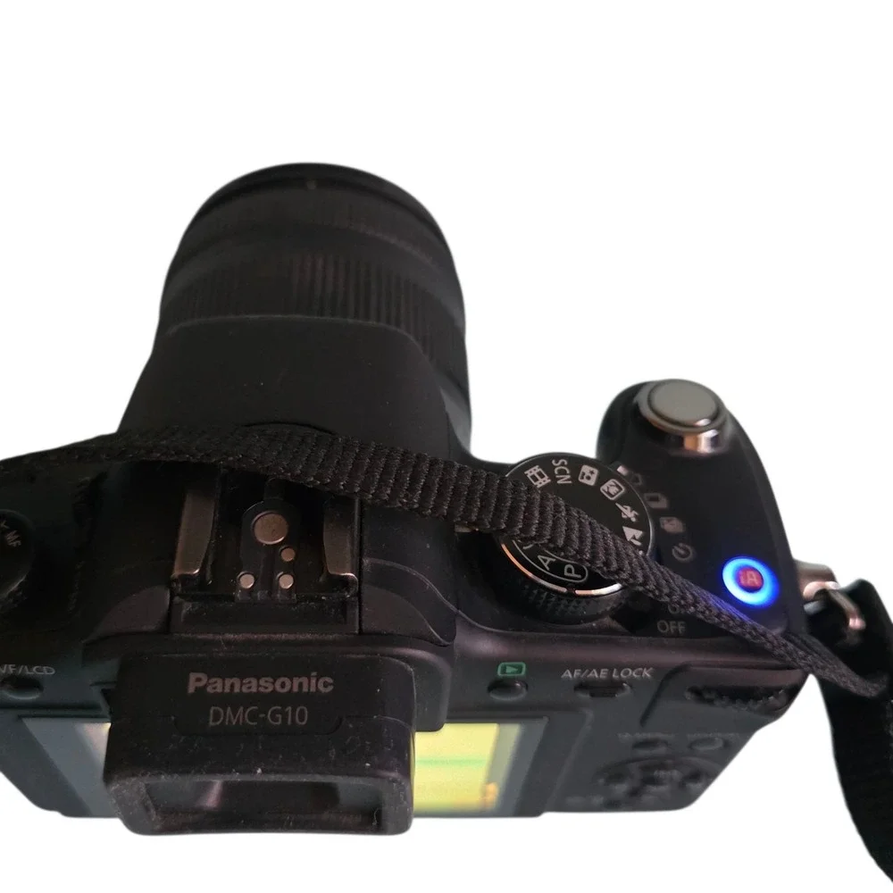 Panasonic‎ G10 Mirrorless Camera 12.1MP with 14-42mm Lens Charger 16GB SD Card